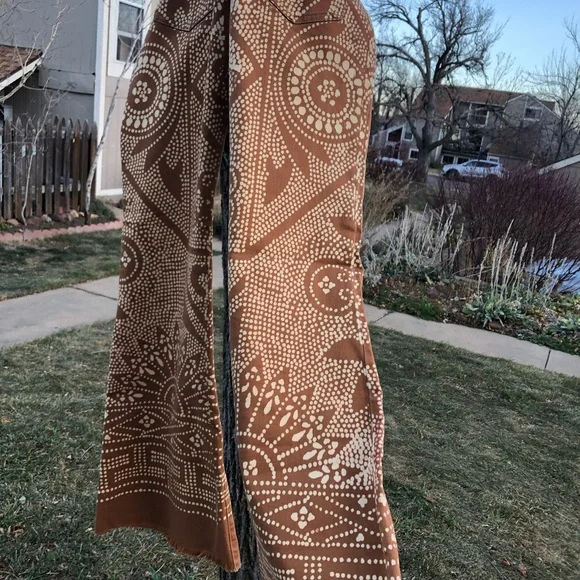 Free People Pumpkin Spice, Sexy Stretch Jeans with Exotic Print. - Picture 13 of 16